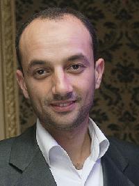 Hassan Rizk - أنجليزي إلى عربي translator