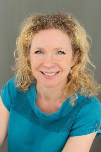 Claire Niven - Dutch to English translator