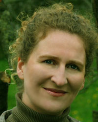 Dr. Nicole Holzenthal de Cimadevilla - إسباني إلى ألماني translator